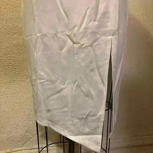 Phortric White Off the Shoulder Dress NWT Size L - Picture 5 of 13